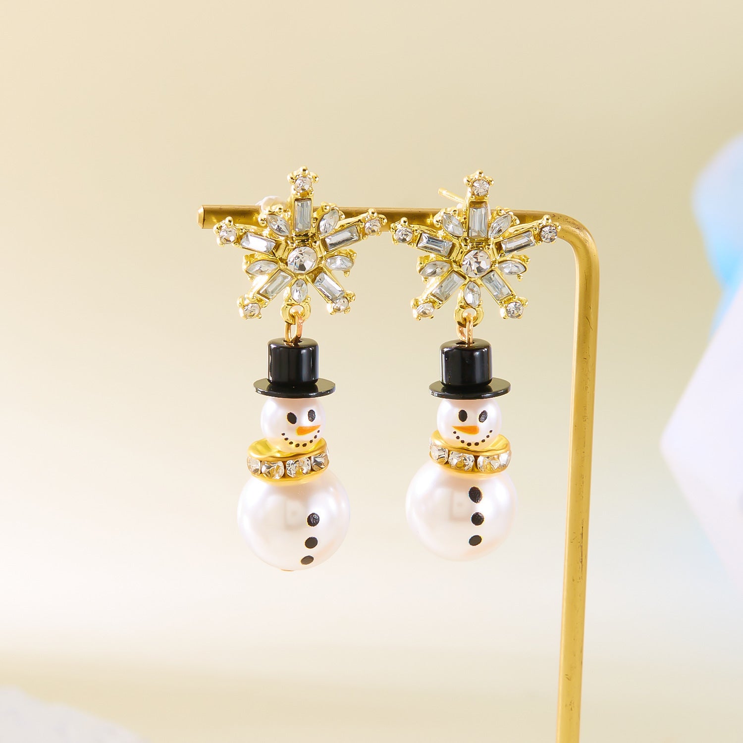Wholesale Christmas Diamond Snowflake Pearl Hat Snowman Earrings